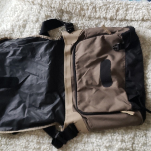 Nike 90s cordura messenger bag tan/cream/black colourway - Picture 7 of 17